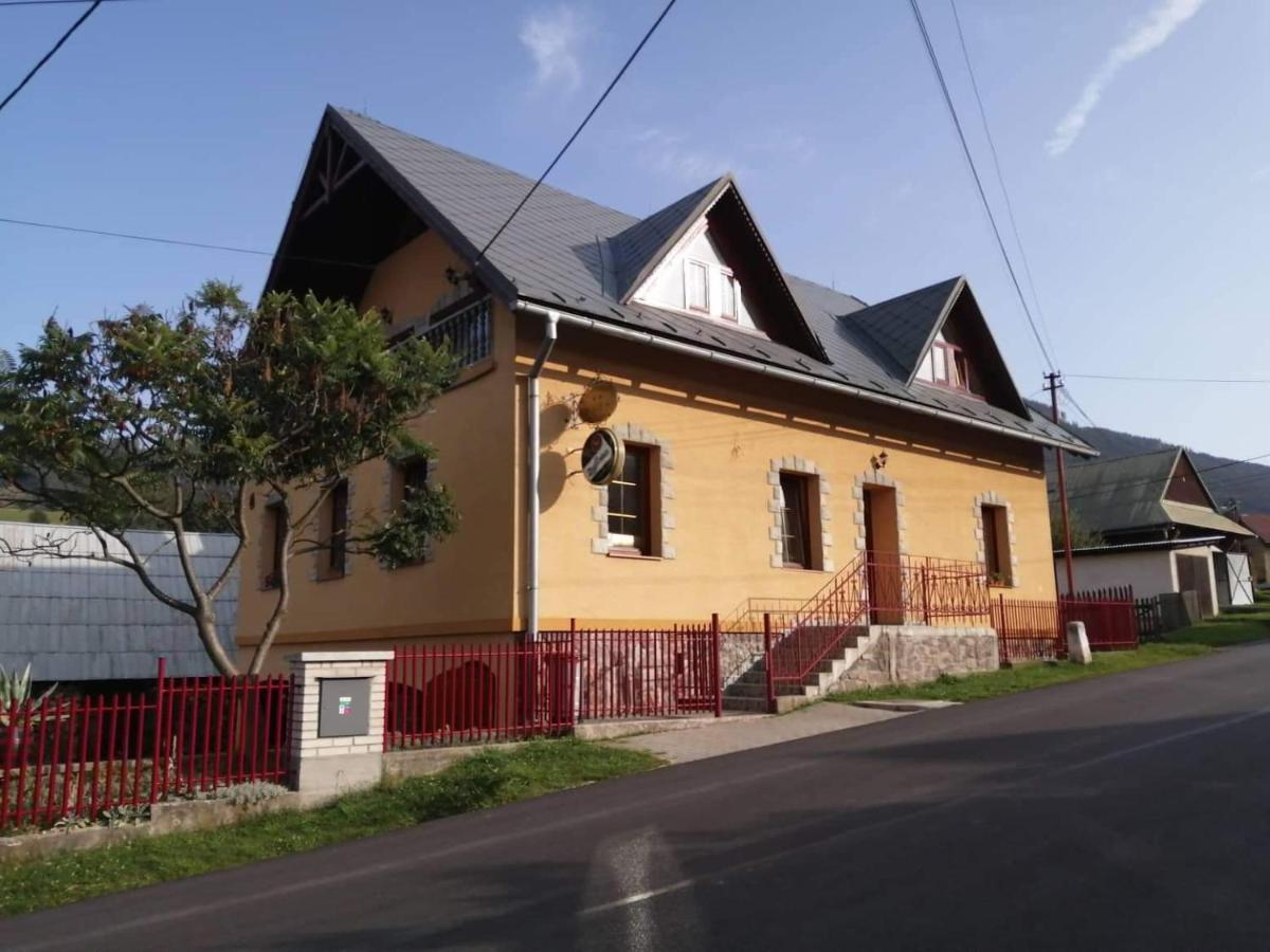 Penzion Serafin Ruzomberok Εξωτερικό φωτογραφία